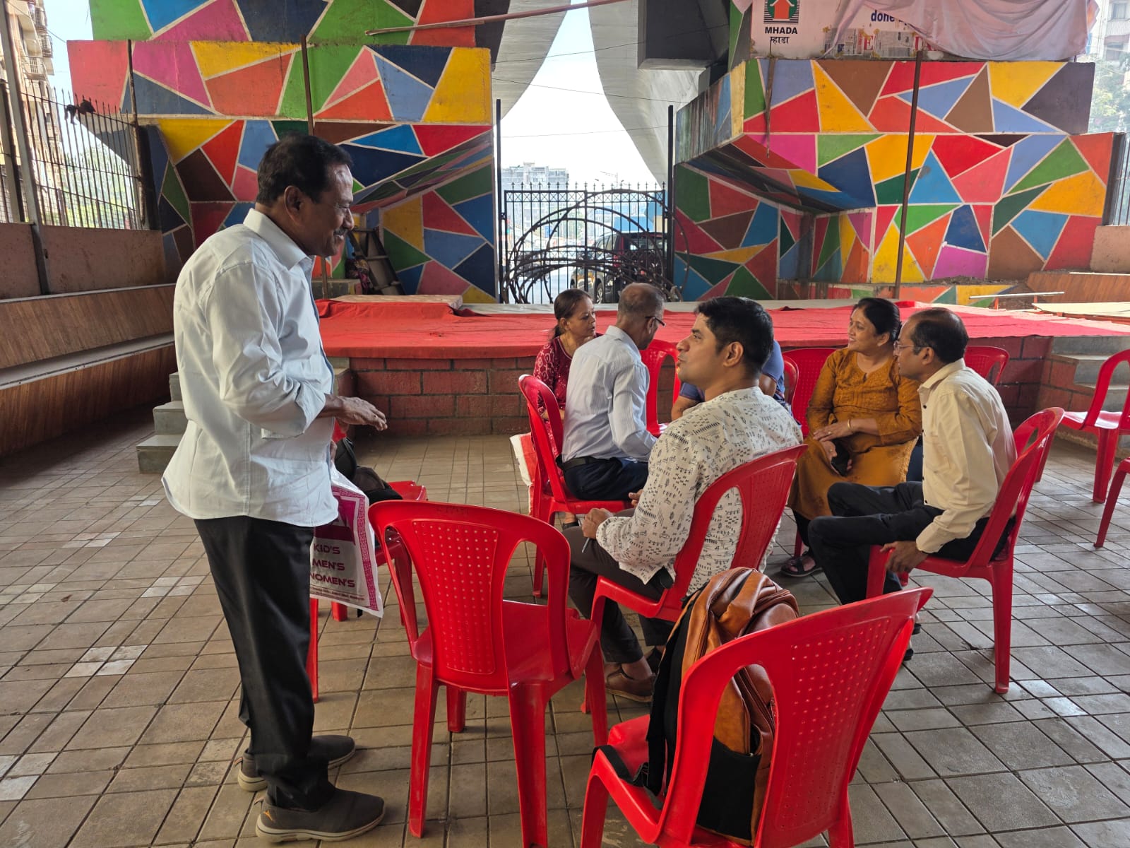 Sandeep Parulkar conducting therapy session