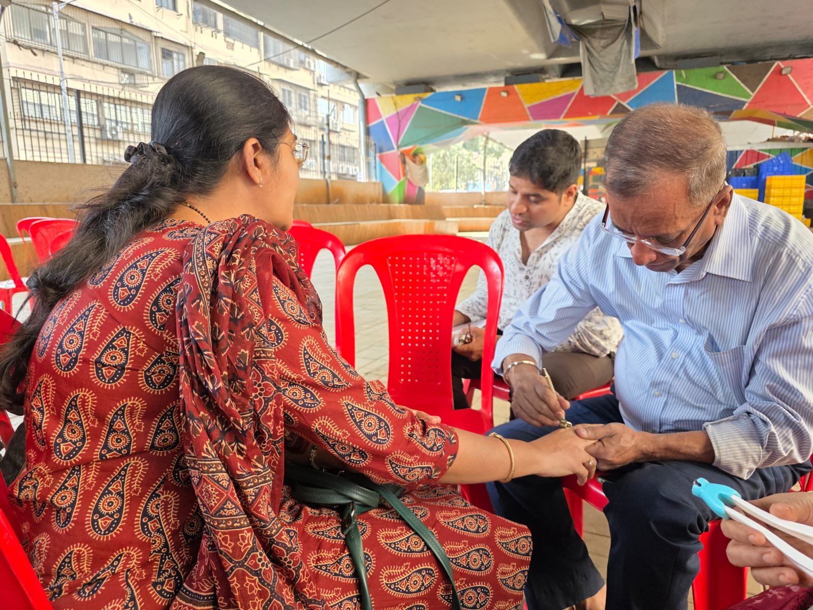 Acupressure hand treatment